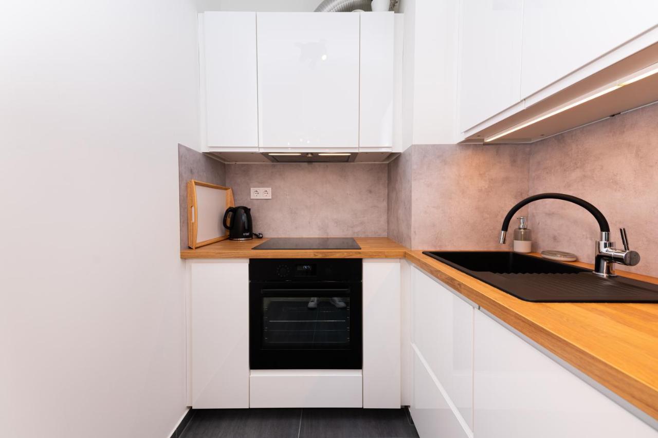 Westside Apartments By Urbanrent Будапеща Екстериор снимка
