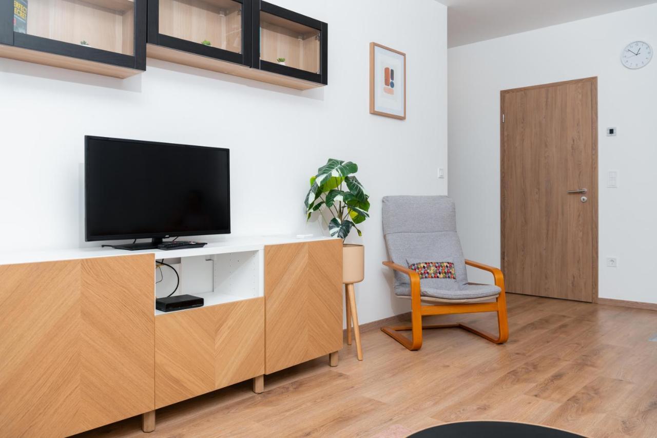 Westside Apartments By Urbanrent Будапеща Екстериор снимка