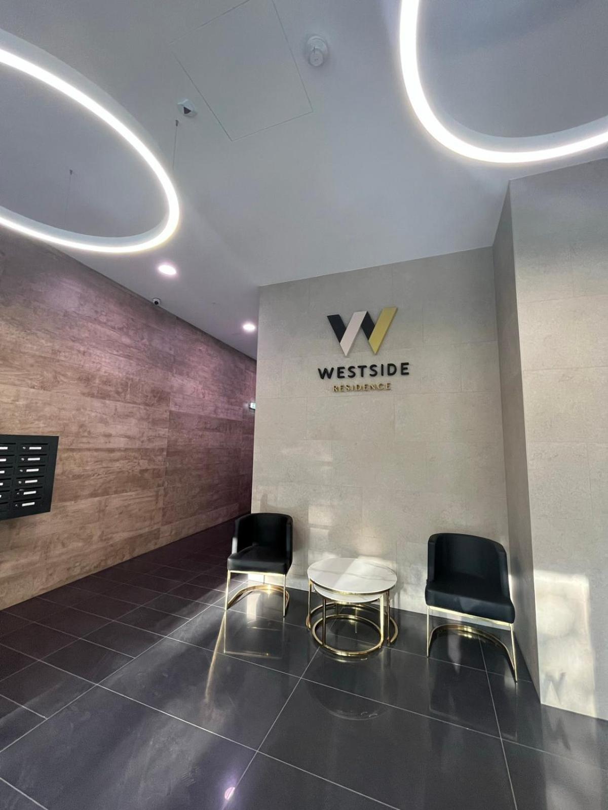 Westside Apartments By Urbanrent Будапеща Екстериор снимка